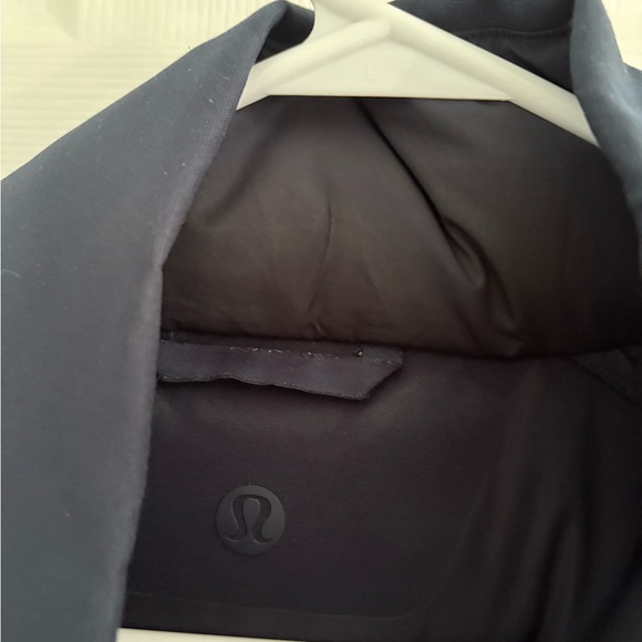 lululemon athletica MENS WUNDER NAVY Puffer Vest - Picture 2 of 2